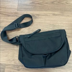 Lululemon festival bag